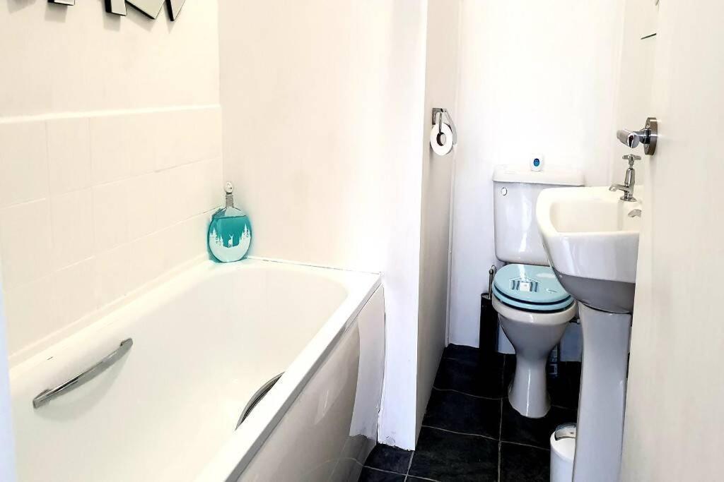 Plas Darien-3 Bed Apt- Sea Views - Sleeps 5 Trearddur Eksteriør bilde