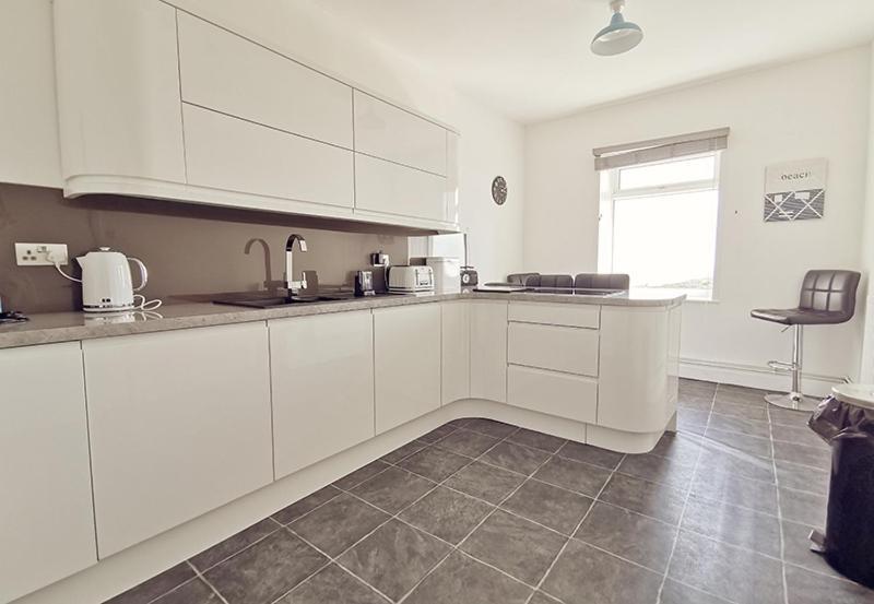 Plas Darien-3 Bed Apt- Sea Views - Sleeps 5 Trearddur Eksteriør bilde