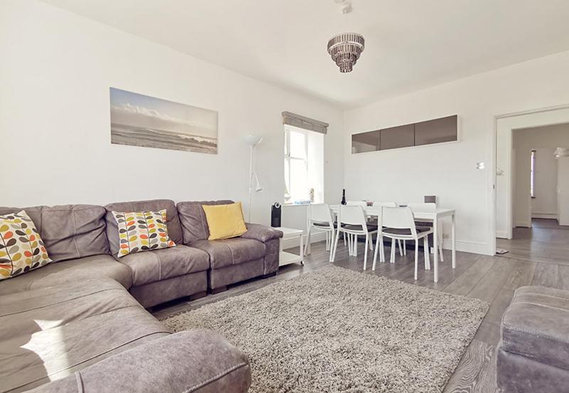 Plas Darien-3 Bed Apt- Sea Views - Sleeps 5 Trearddur Eksteriør bilde